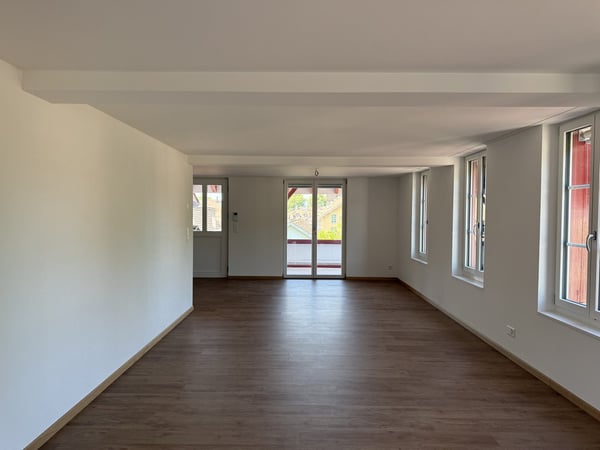 Kernsanierte zentral gelegene 2-Zim-Wohnung 10