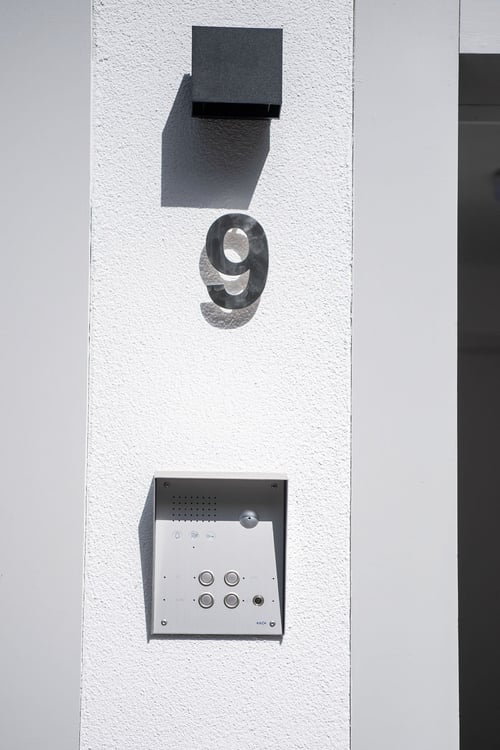 Kernsanierte zentral gelegene 2.5 Zi-Wohnung 3