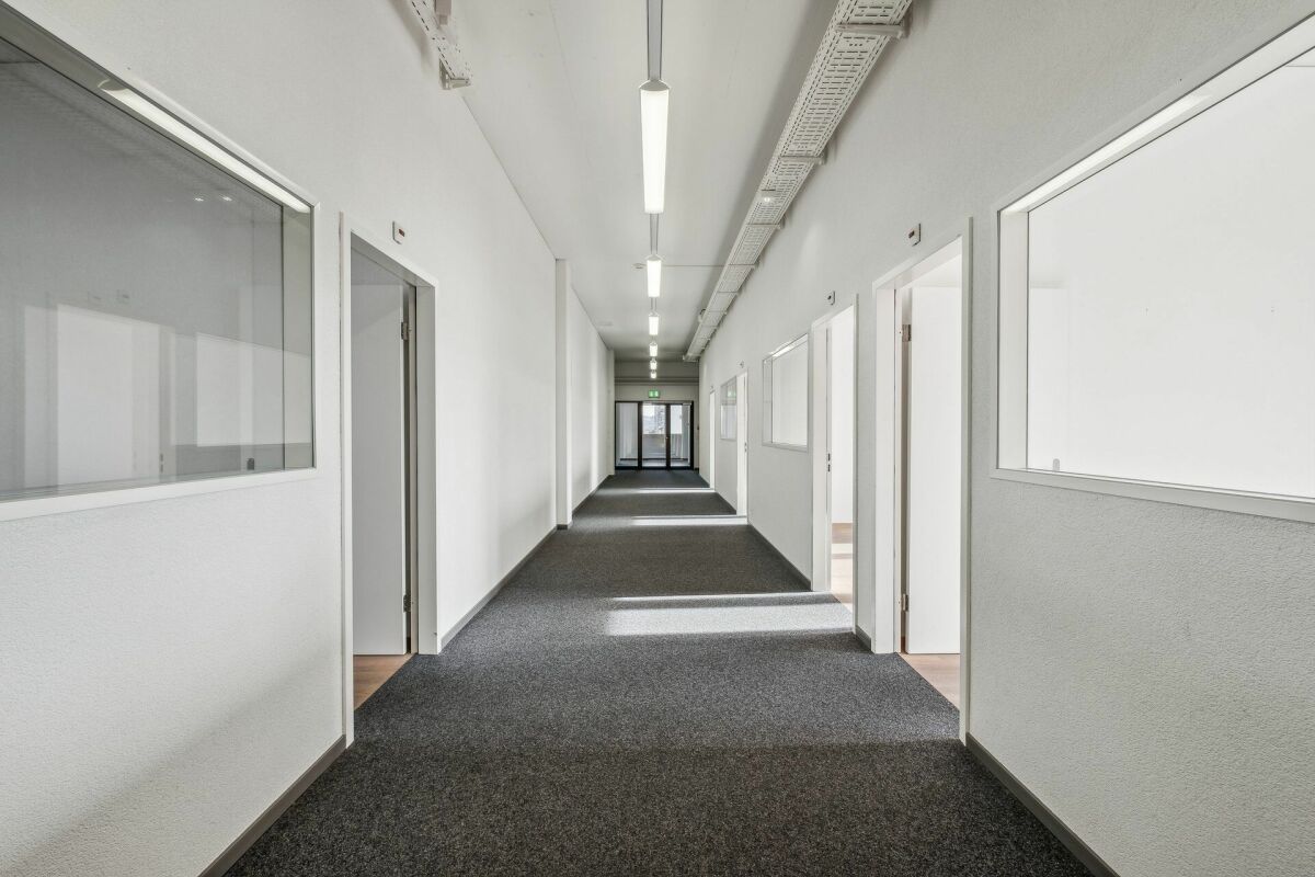 Attraktive und vielseitige Bürofläche im Buss Industriepark zu vermieten