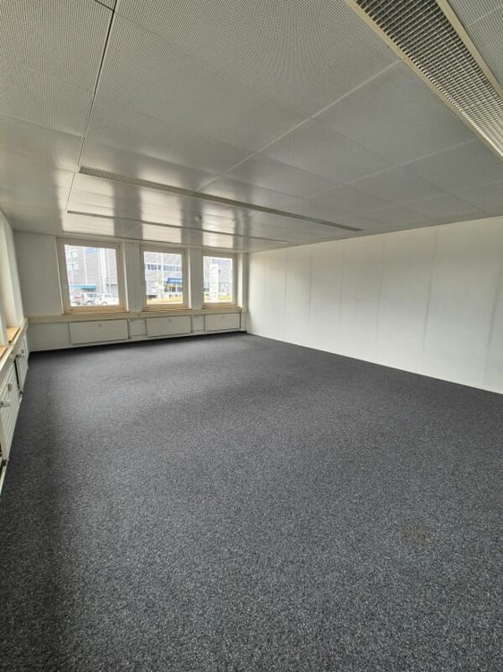 Geräumiges Büro im Buss-Areal Pratteln - 56 m² im EG des Verwaltungsgebäudes West 6