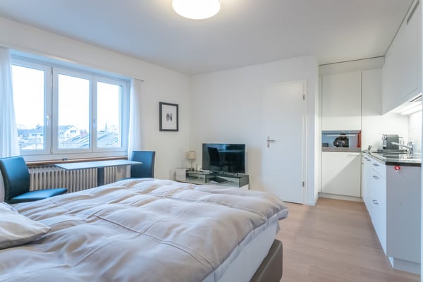 Herzlich Willkommen an der Mittleren Strasse 242 in Basel! 2