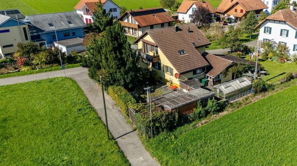 Einfamilienhaus mit zwei Wohneinheiten und vielseitigem Nutzungspotenzial 2