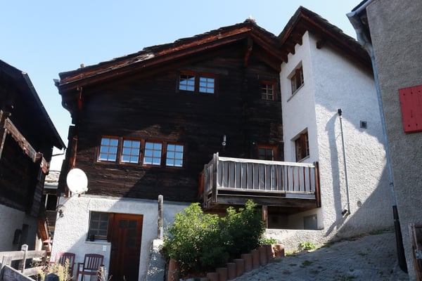 Ihr neues Einfamilienhaus mit Studio in Visperterminen 1