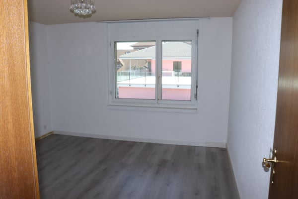 Grosse 4.5 Zimmerwohnung an sensationeller Lage 8