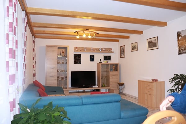 Zentrumsnahe 4.5-Zimmer-Wohnung mit Garage und Lift in Glis! 2