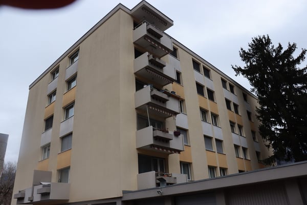 Zentrumsnahe 4.5-Zimmer-Wohnung mit Garage und Lift in Glis! 1