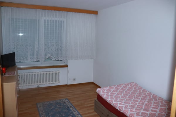 Zentrumsnahe 4.5-Zimmer-Wohnung mit Garage und Lift in Glis! 8