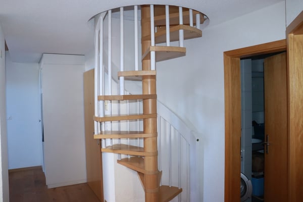 Charmante 3.5-Zimmer-Wohnung mit Galerie und Balkon in Wilderswil! 10