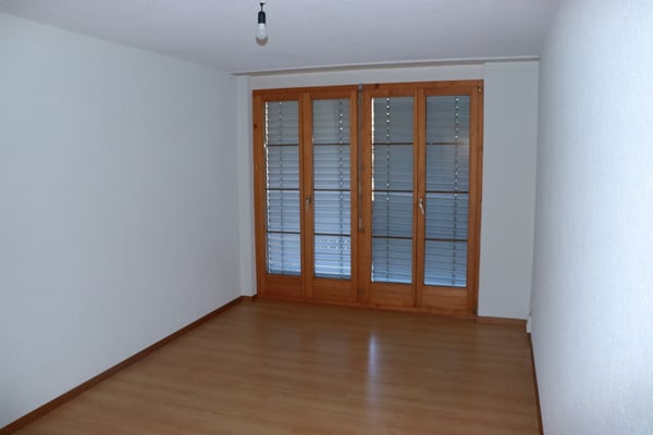 Charmante 3.5-Zimmer-Wohnung mit Galerie und Balkon in Wilderswil! 4