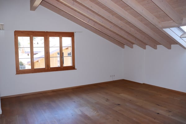 Charmante 3.5-Zimmer-Wohnung mit Galerie und Balkon in Wilderswil! 2
