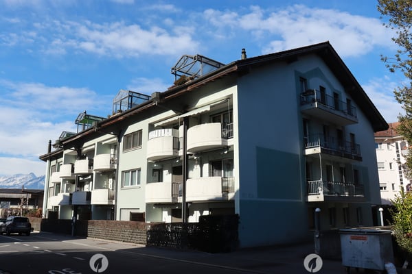 Charmante 3.5-Zimmer-Wohnung mit Einstellhallenplatz in Interlaken! 1