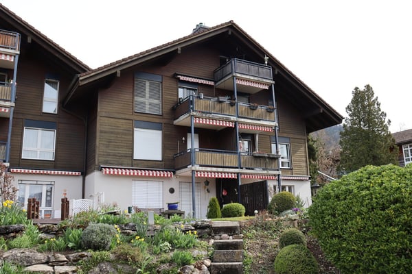 Maisonette-Traum mit Seesicht & Cheminee - Wohnen am Thunersee 1