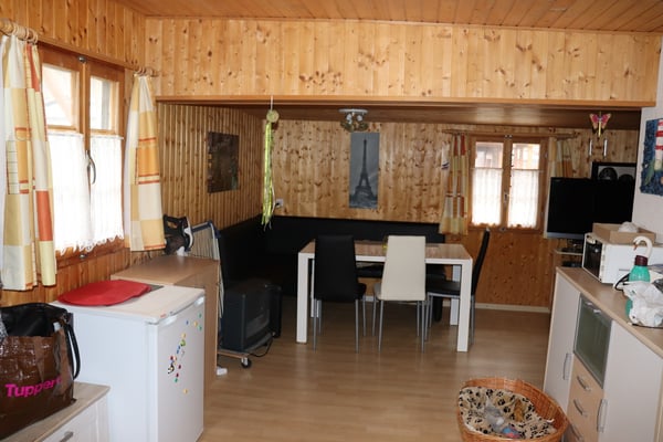 Charmantes 2.5-Zimmer-Campinghaus mit Sonnenterrasse in Raron VS 6