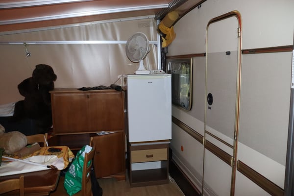 Ferienglück in Salgesch - Wohnwagen mit Vorbau! 2
