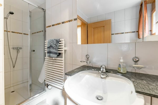 Komfortable Erdgeschosswohnung mit Bergblick, Chalet Nagano 18