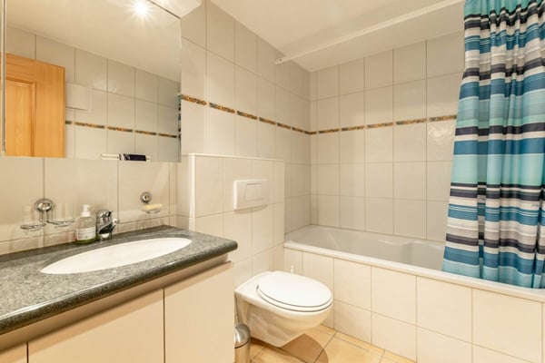 Komfortable Erdgeschosswohnung mit Bergblick, Chalet Nagano 19