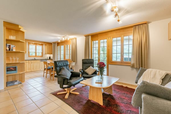 Komfortable Erdgeschosswohnung mit Bergblick, Chalet Nagano 9