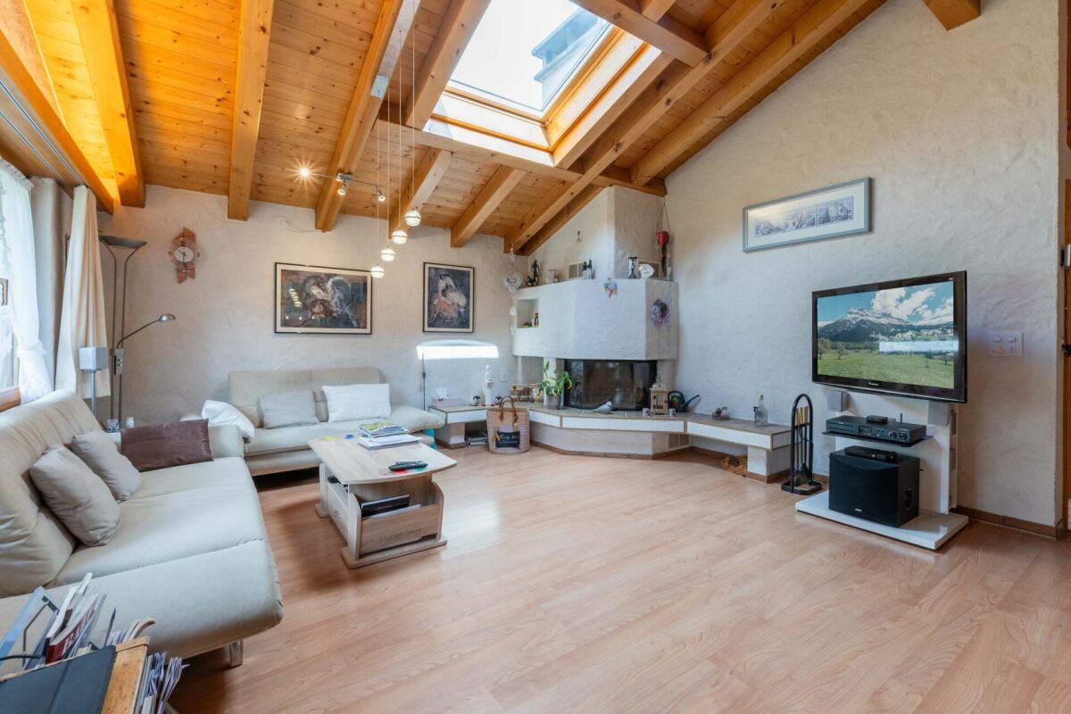 Ampio appartamento di 5 locali al piano mansardato del chalet Granit
