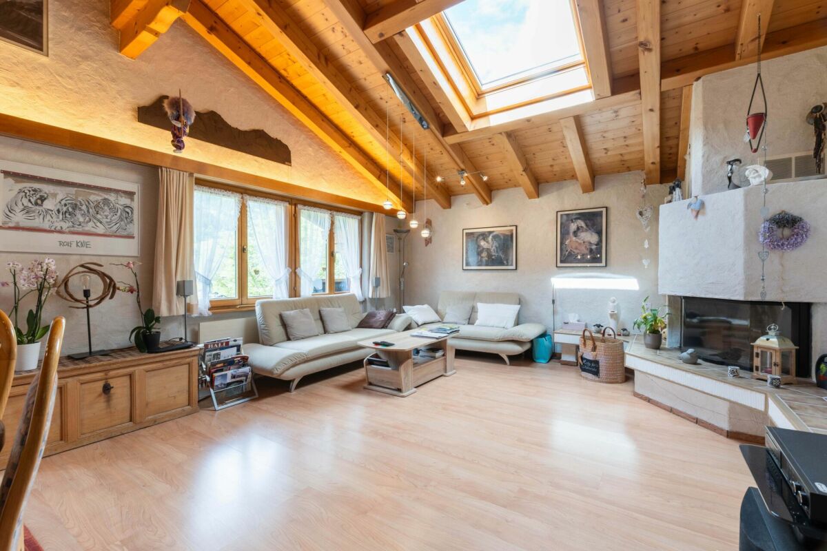 Ampio appartamento di 5 locali al piano mansardato del chalet Granit