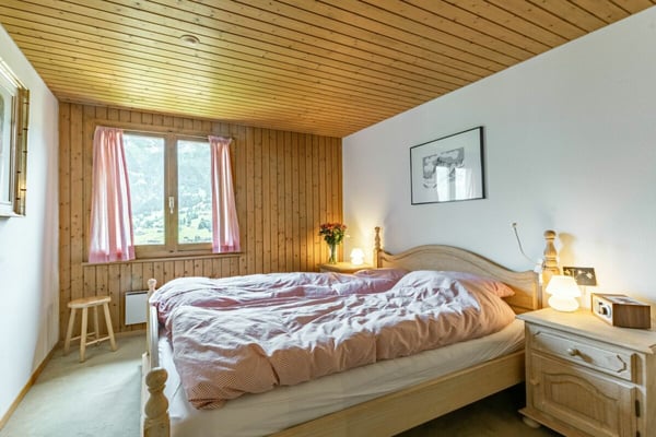 Gepflegte 1.5-Zimmer Dachwohnung am sonnigen Herrschaftsweg 16