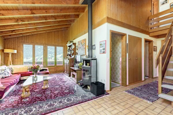 Gepflegte 1.5-Zimmer Dachwohnung am sonnigen Herrschaftsweg 9