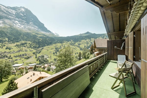 Gepflegte 1.5-Zimmer Dachwohnung am sonnigen Herrschaftsweg 14