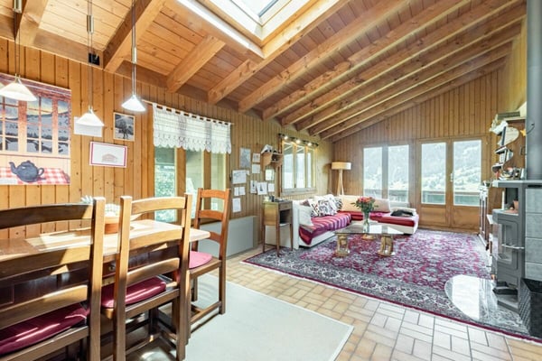 Gepflegte 1.5-Zimmer Dachwohnung am sonnigen Herrschaftsweg 10