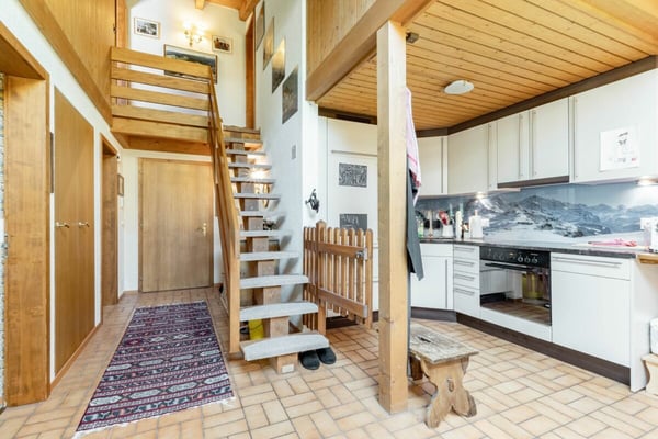 Gepflegte 1.5-Zimmer Dachwohnung am sonnigen Herrschaftsweg 5