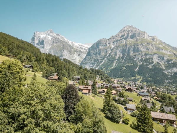 Gepflegte 1.5-Zimmer Dachwohnung am sonnigen Herrschaftsweg 21