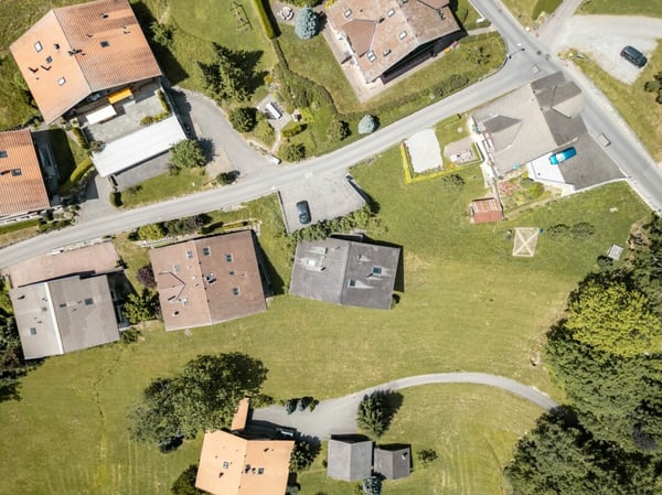 Gepflegte 1.5-Zimmer Dachwohnung am sonnigen Herrschaftsweg 3