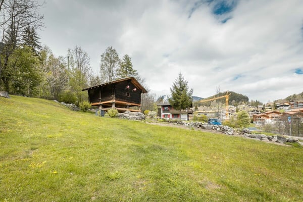 Bauland an sonniger Lage im aufstrebenden Bezirk Goms 8