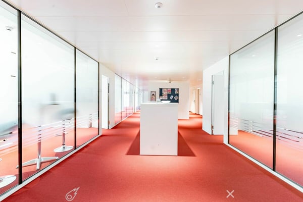 Moderne, grossflächige Büro- & Gewerbefläche in Matten 3