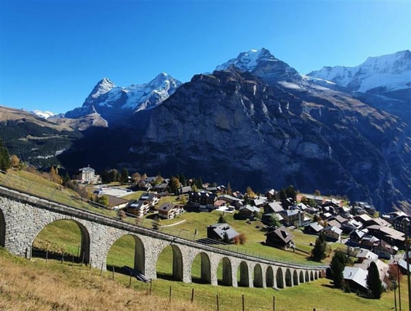 5-Zimmerwohnung mit Aussensitzplatz im Haus Murmeli, Mürren 10