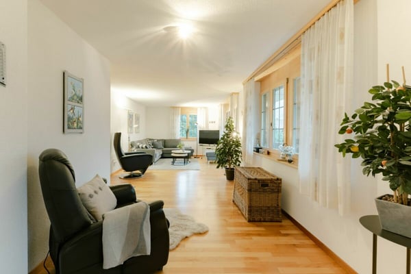 Grosszügige 7.5-Zimmerwohnung im Chalet Gemel mit Bergsicht 9