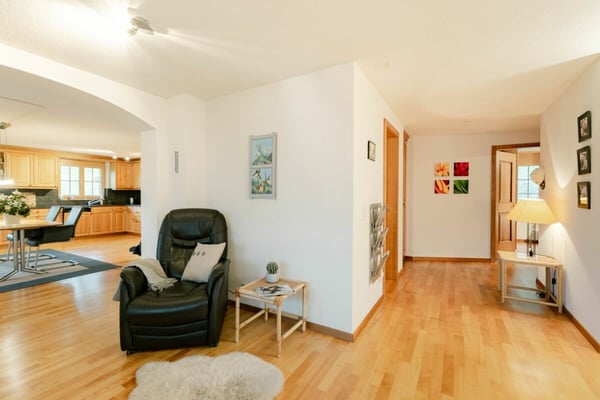 Grosszügige 7.5-Zimmerwohnung im Chalet Gemel mit Bergsicht 10