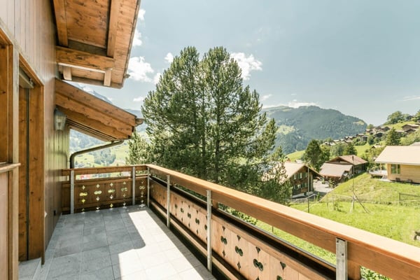 Die exklusive 8.5-Zimmerwohnung mit Galerie, Chalet Silberblume 32