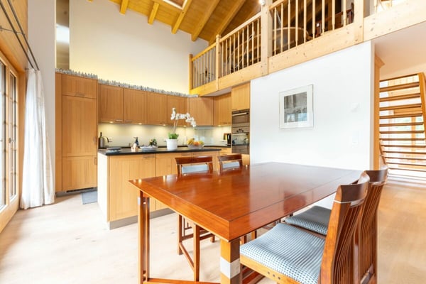 Die exklusive 8.5-Zimmerwohnung mit Galerie, Chalet Silberblume 10