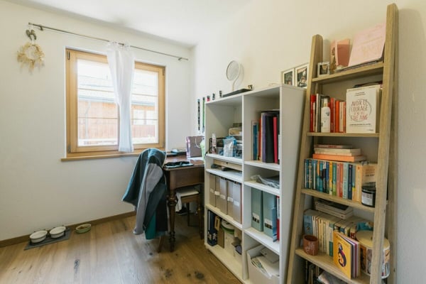 Terrassenwohnung mit Bergblick - 4.5-Zimmer-Erstwohnung im Chalet Aquila 10