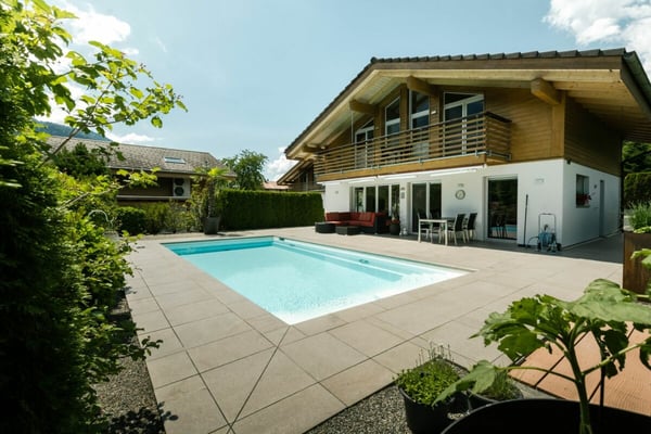 Exklusives Einfamilienhaus mit Pool in Hofstetten 12