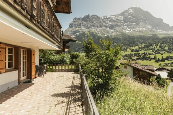 Wohnen mit Aussicht - Exklusive 4.5-Zimmerwohnung im Chalet Nagano 18