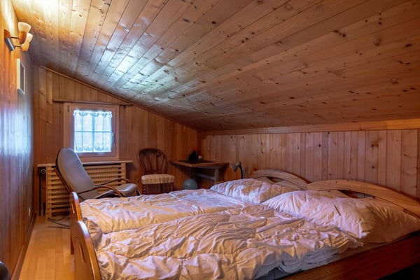 3.5-Zimmerwohnung im Dachgeschoss, Chalet Tambour 6