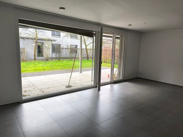 schöne 1.5 Zimmerwohnung mit grosser Terrasse im Erdgeschoss 4