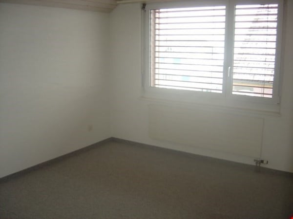 1 1/2 Zimmer-Wohnung im 3. OG ohne Balkon 4