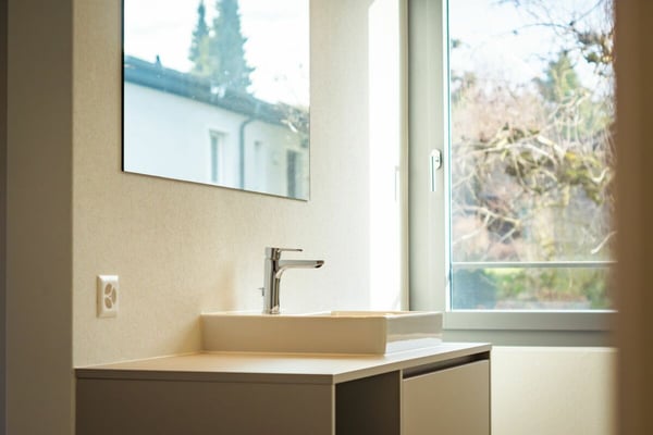 Moderne Wohnung im Herzen von Seedorf BE 8