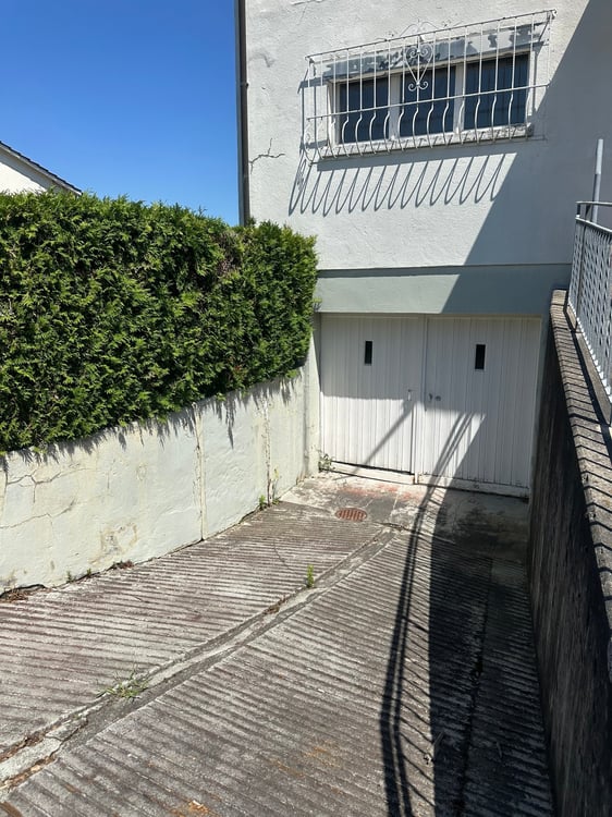 Doppeleinfamilienhaus in Hofstetten-Flüh – Renovationsobjekt an guter Lage 12