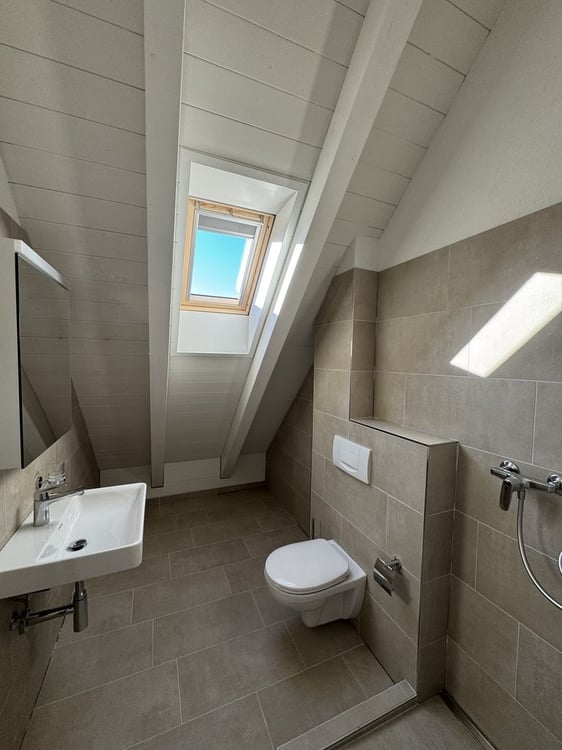 Frisch Sanierte - 9.5 Zimmer-Maisonette-Dachwohnung mit 310m2 12