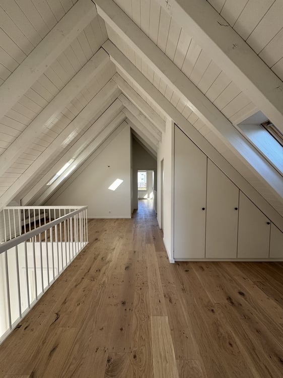 Frisch Sanierte - 9.5 Zimmer-Maisonette-Dachwohnung mit 310m2 8