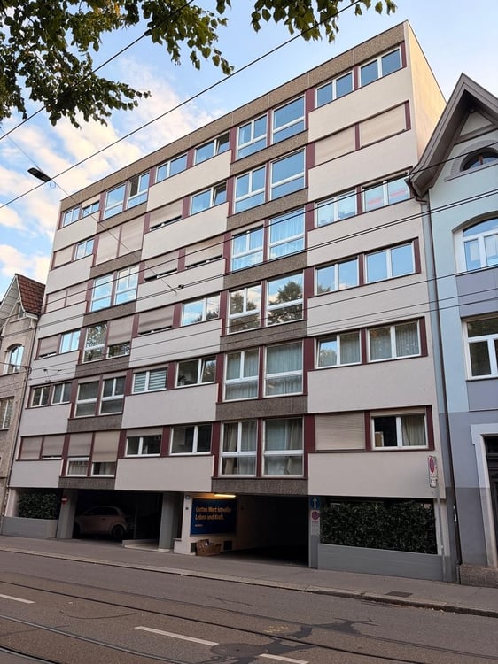 Renovierte 3.5-Zimmerwohnung im Seefeld 1