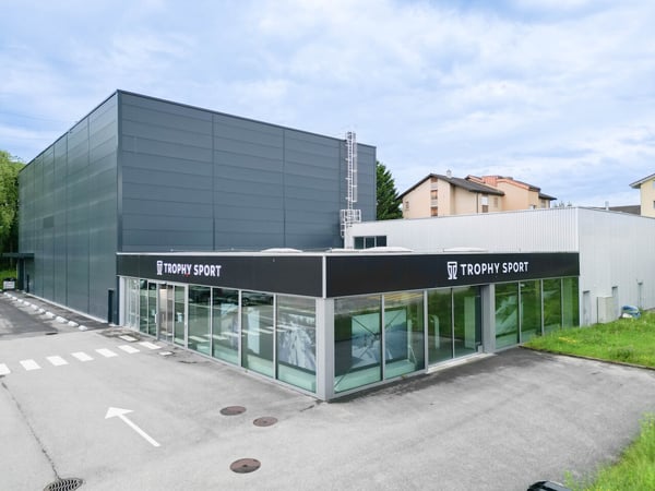 Gewerbeliegenschaft mit Hochregal-Lager 1