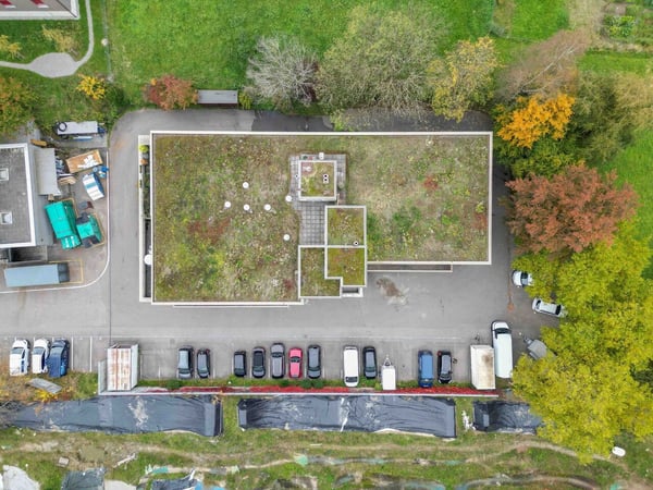 Solide Gewerbeliegenschaft mit nahem Autobahnanschluss 3